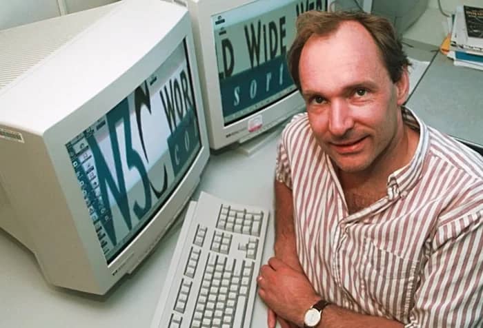 World Wide Web mullisti tiedon saatavuuden ja yhdisti ihmiset ympäri maailmaa